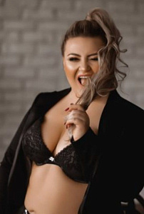 Карина из Симферополь - интим фото