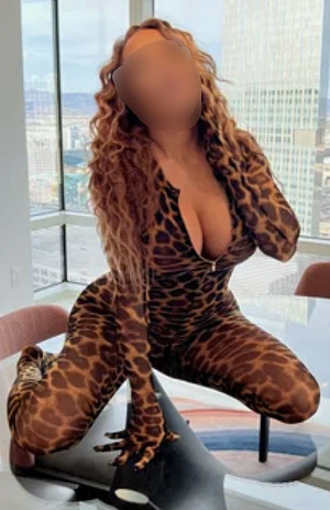 Проститутка Ася — фото и список услуг